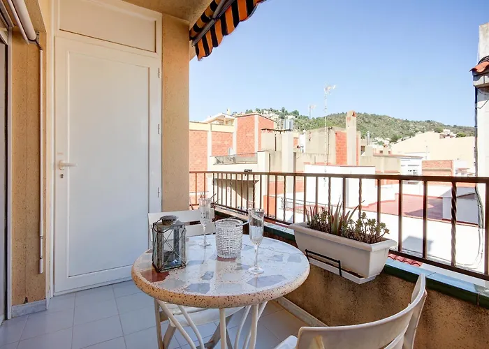 Pretty Apartment With Balcony